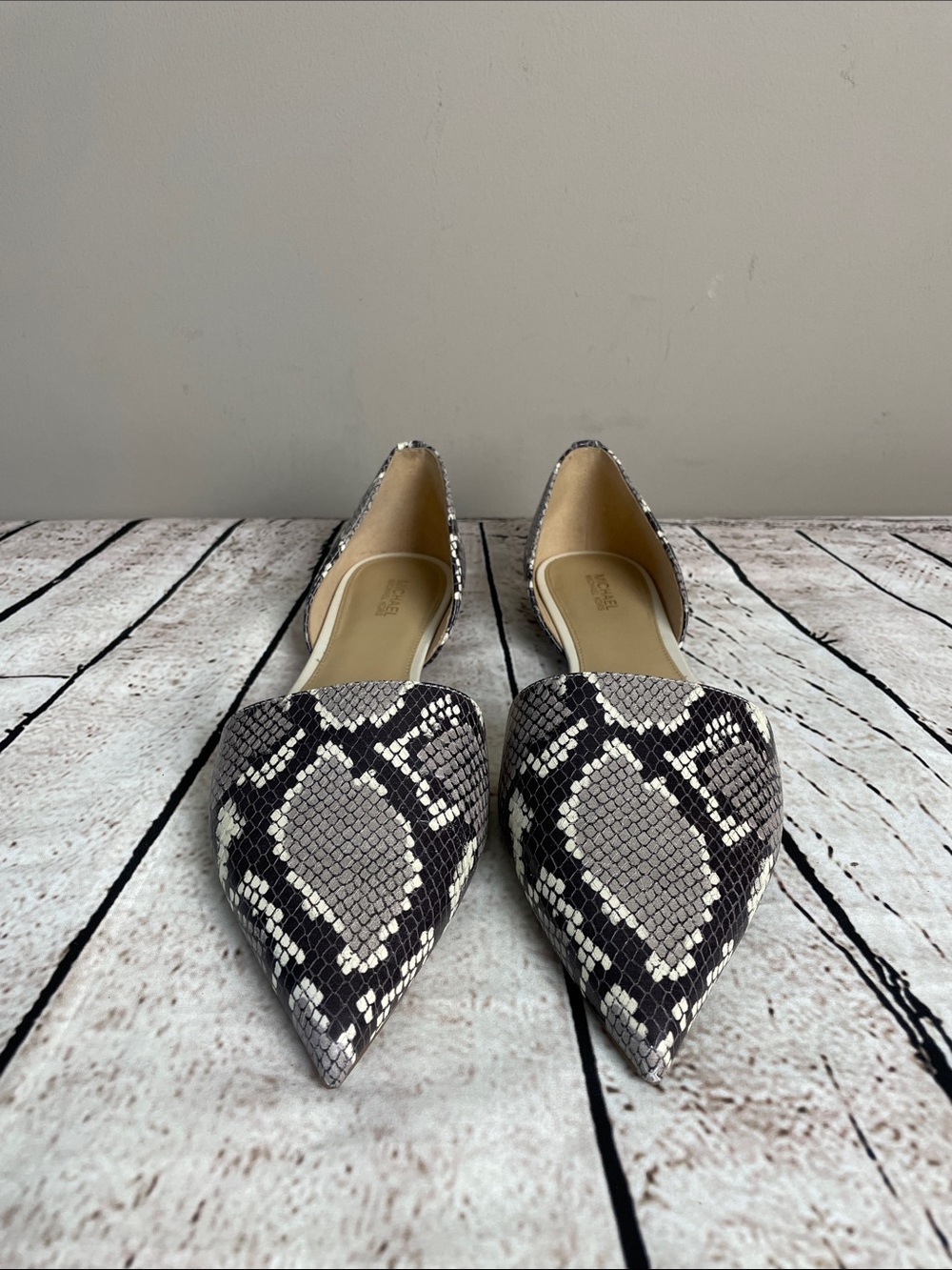 Michael Michael Kors Pointed Toe D'Orsay Flats in Snake Print Women's 9M Slip On